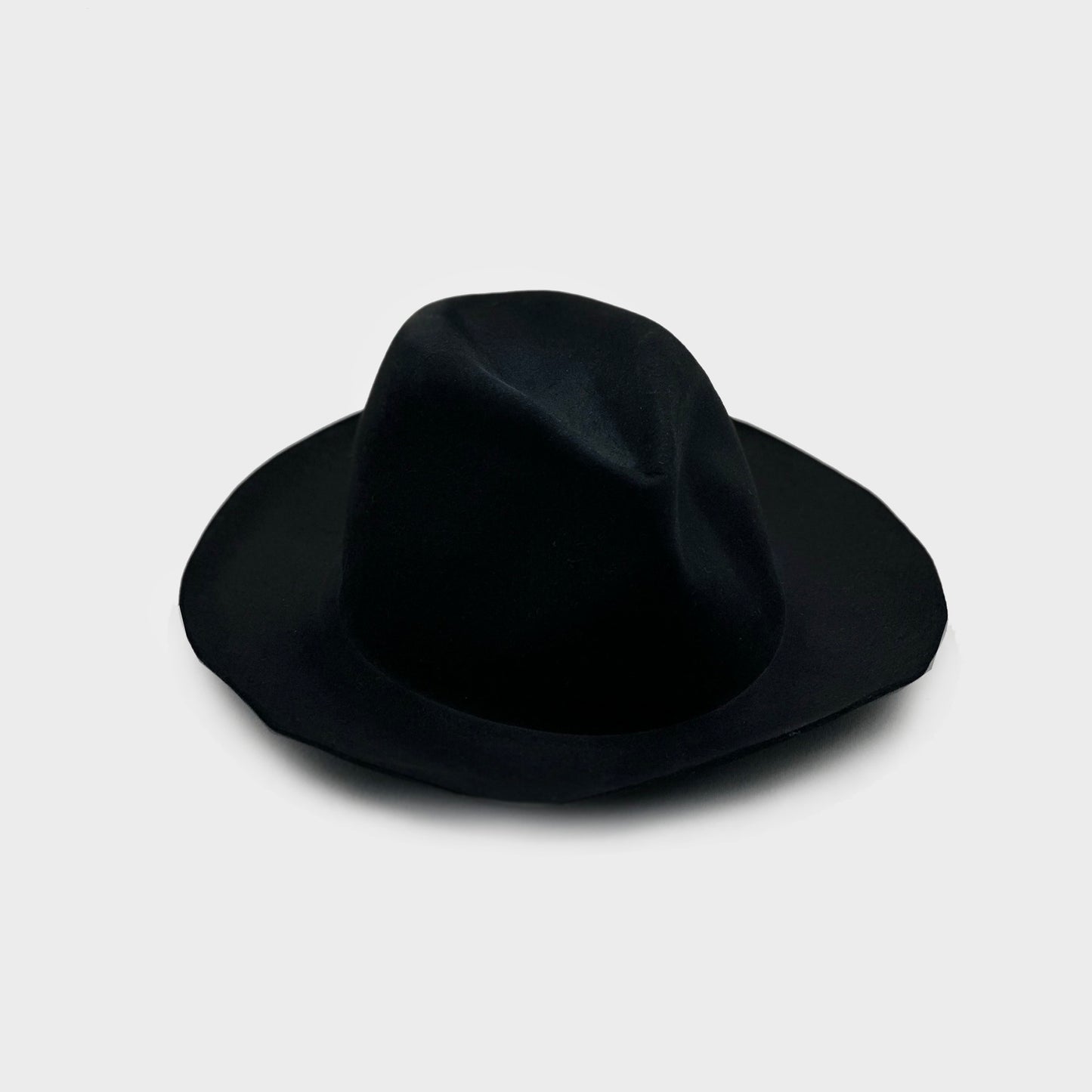 Elia Lapin Black